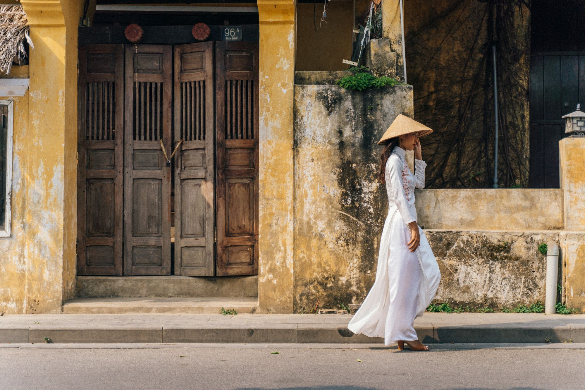 ao dai strój kobiecy z wietnamu.jpg